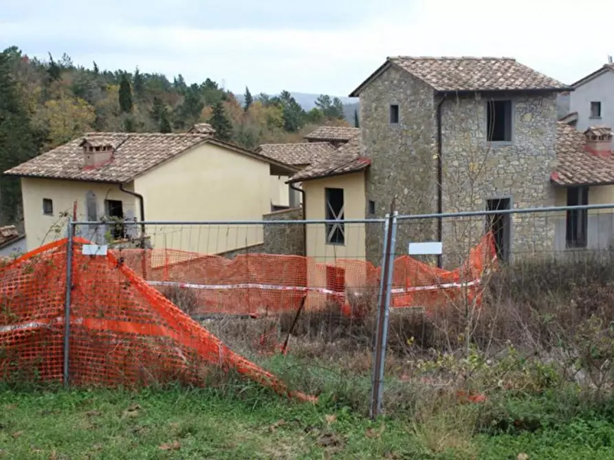 Immagine 25 di Terreno in vendita  in Croce Fiorentina a Castellina In Chianti