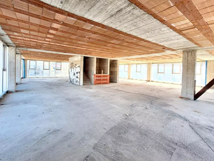 Immagine 4 di Ufficio in vendita  in Via E. Filiberto/Via G. Valentini, N. snc a Macerata