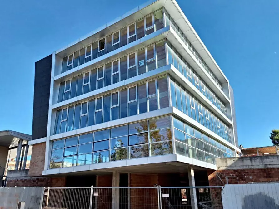 Immagine 10 di Ufficio in vendita  in Via E. Filiberto/Via G. Valentini, N. snc a Macerata