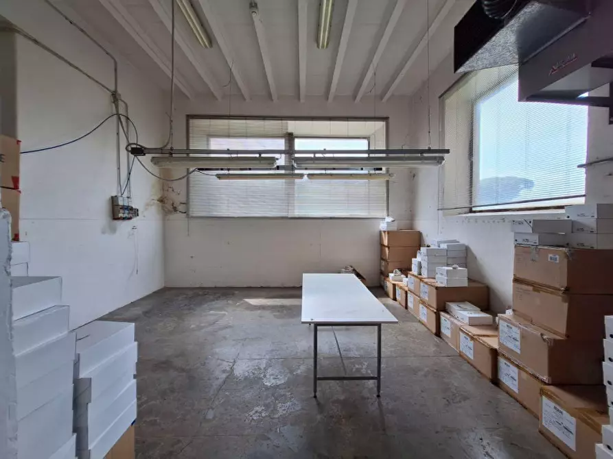 Immagine 16 di Capannone industriale in vendita  in Frazione Mugnano - Via Rapallo, N. 32 a Perugia