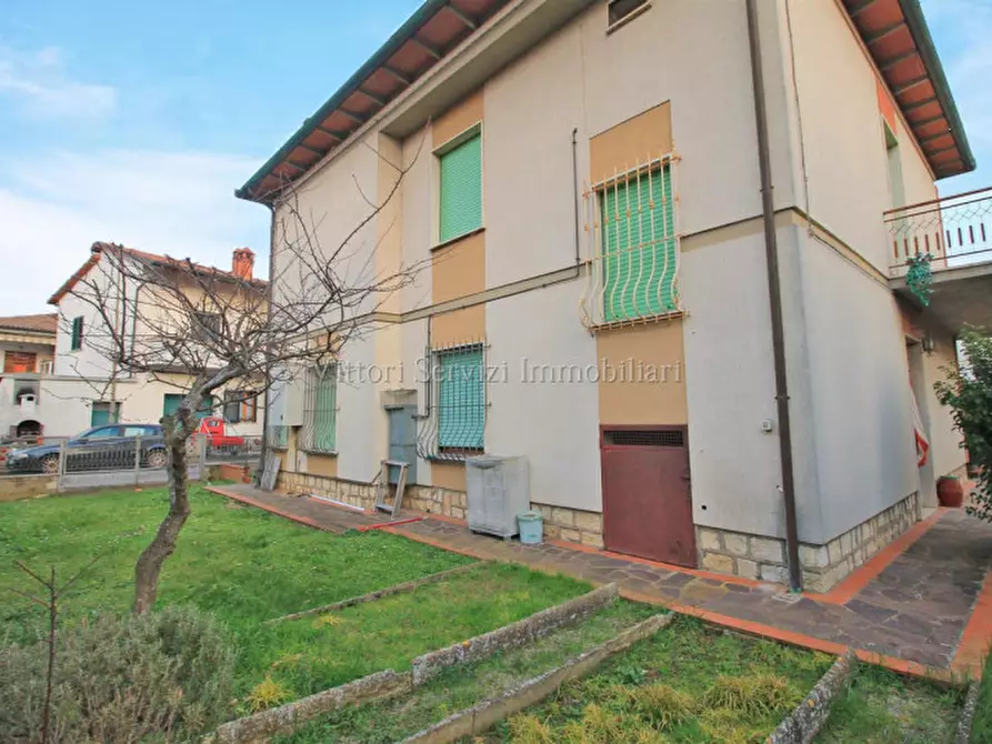 Immagine 15 di Casa bifamiliare in vendita  in via Pisa a Torrita Di Siena