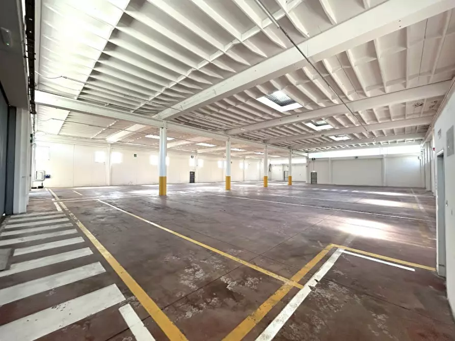 Immagine 4 di Capannone industriale in affitto  in VIA MEUCCI a Forli'