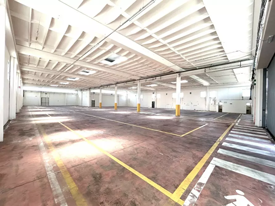 Immagine 5 di Capannone industriale in affitto  in VIA MEUCCI a Forli'