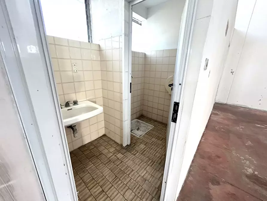 Immagine 7 di Capannone industriale in affitto  in VIA MEUCCI a Forli'