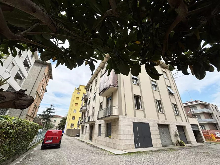 Immagine 1 di Appartamento in vendita  in Via  Antonio Zarotto, 32 a Parma