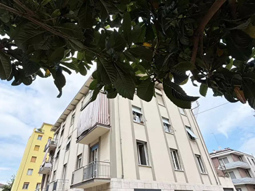 Immagine 3 di Appartamento in vendita  in Via  Antonio Zarotto, 32 a Parma