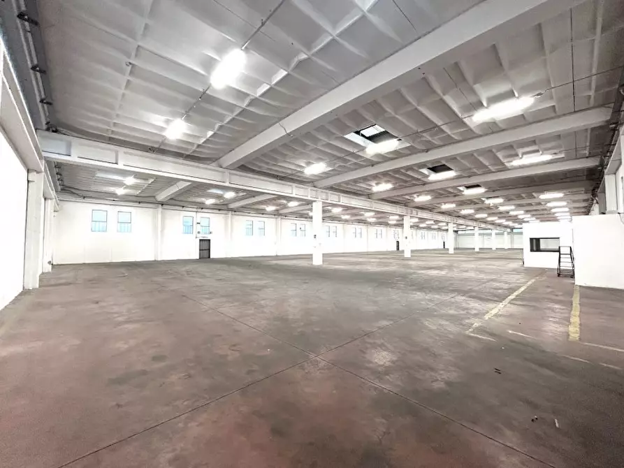 Immagine 1 di Capannone industriale in vendita  in VIA MEUCCI a Forli'