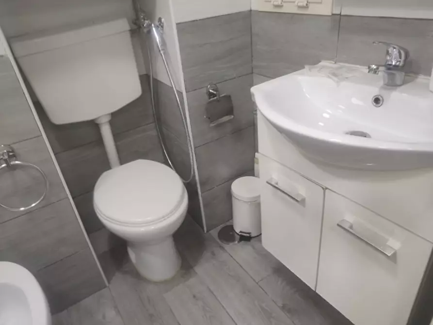 Immagine 7 di Appartamento in affitto  in Vico Caricatoio a Napoli