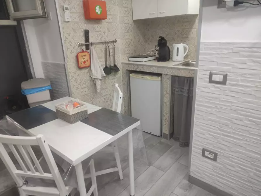 Immagine 9 di Appartamento in affitto  in Vico Caricatoio a Napoli