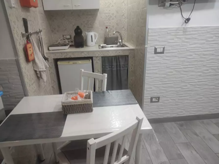 Immagine 11 di Appartamento in affitto  in Vico Caricatoio a Napoli