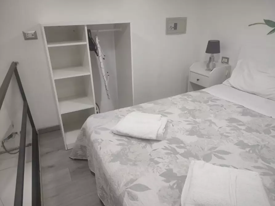 Immagine 12 di Appartamento in affitto  in Vico Caricatoio a Napoli