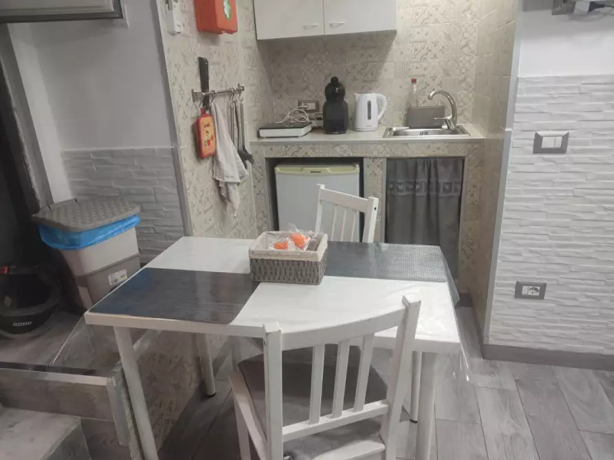 Immagine 15 di Appartamento in affitto  in Vico Caricatoio a Napoli