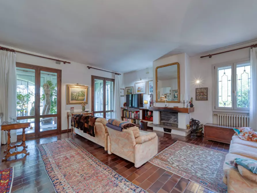 Immagine 2 di Villa in vendita  in Via Vittoria Aganoor a Arqua' Petrarca