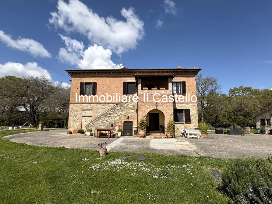 Immagine 3 di Agriturismo in vendita  a Castiglione Del Lago