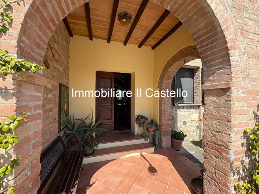 Immagine 5 di Agriturismo in vendita  a Castiglione Del Lago