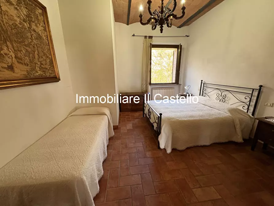 Immagine 13 di Agriturismo in vendita  a Castiglione Del Lago