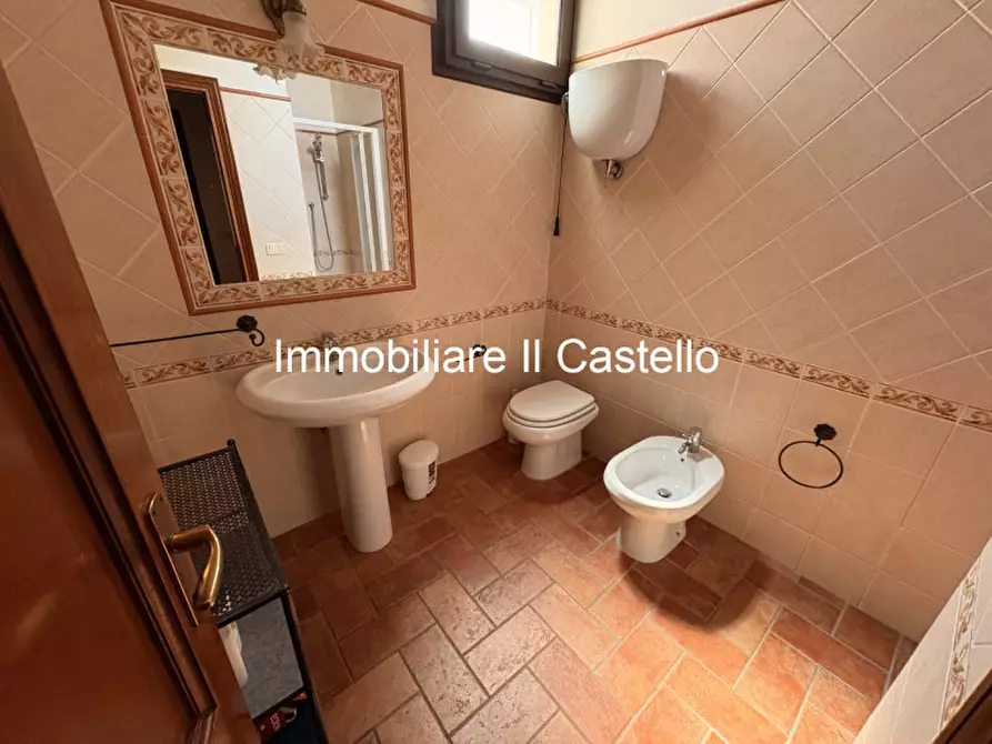 Immagine 17 di Agriturismo in vendita  a Castiglione Del Lago