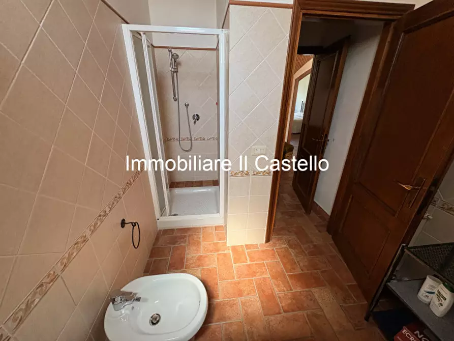 Immagine 18 di Agriturismo in vendita  a Castiglione Del Lago