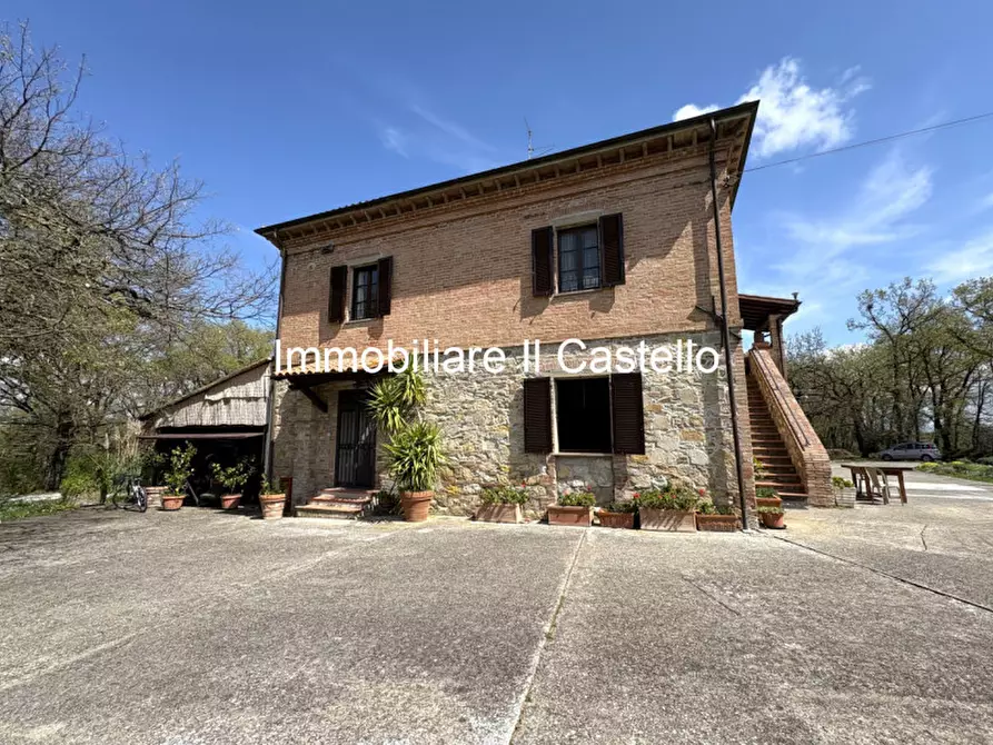 Immagine 21 di Agriturismo in vendita  a Castiglione Del Lago