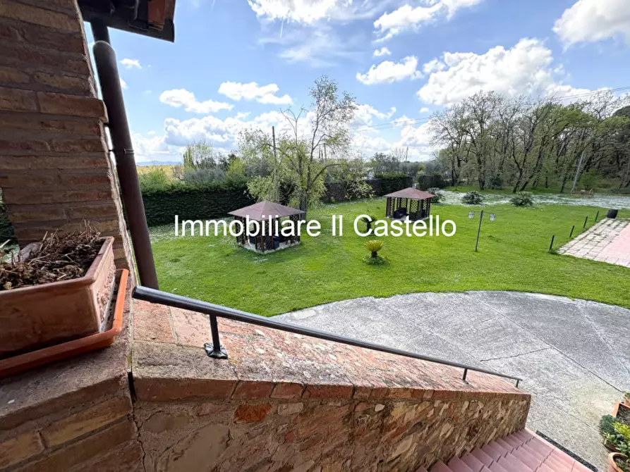 Immagine 31 di Agriturismo in vendita  a Castiglione Del Lago