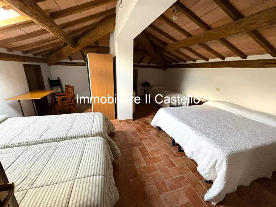 Immagine 39 di Agriturismo in vendita  a Castiglione Del Lago