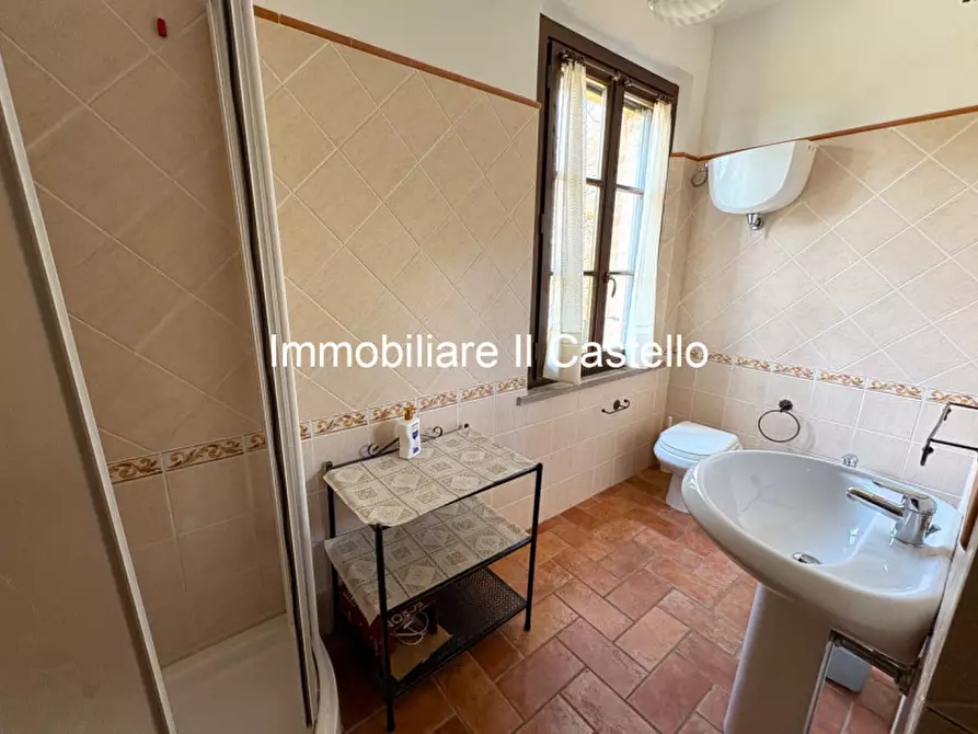 Immagine 40 di Agriturismo in vendita  a Castiglione Del Lago