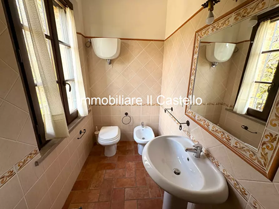 Immagine 41 di Agriturismo in vendita  a Castiglione Del Lago