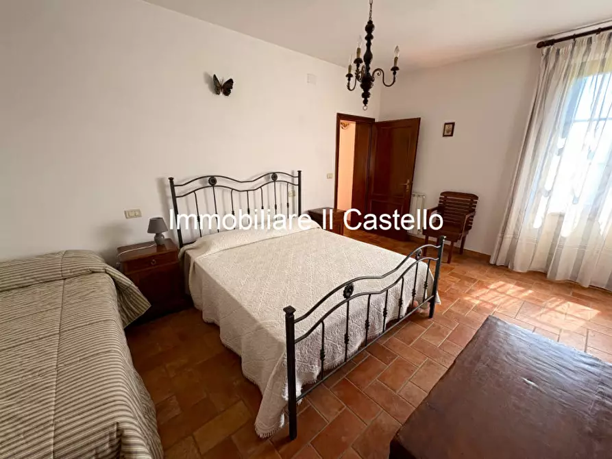 Immagine 48 di Agriturismo in vendita  a Castiglione Del Lago