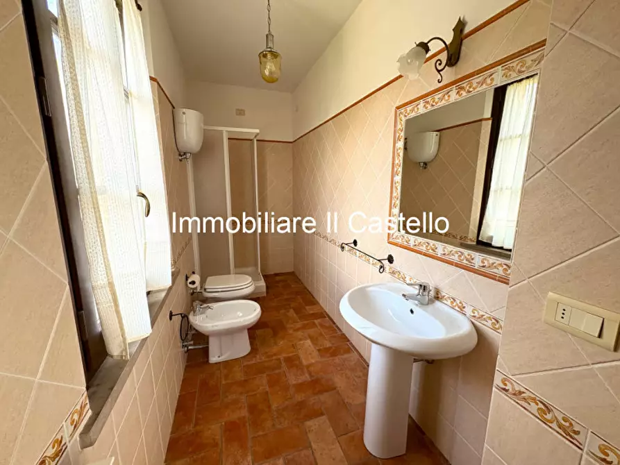 Immagine 49 di Agriturismo in vendita  a Castiglione Del Lago