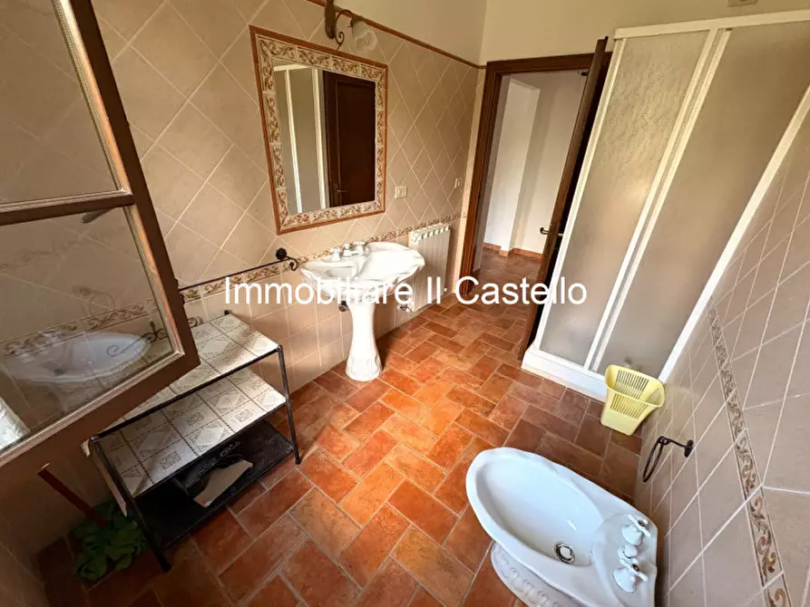 Immagine 56 di Agriturismo in vendita  a Castiglione Del Lago