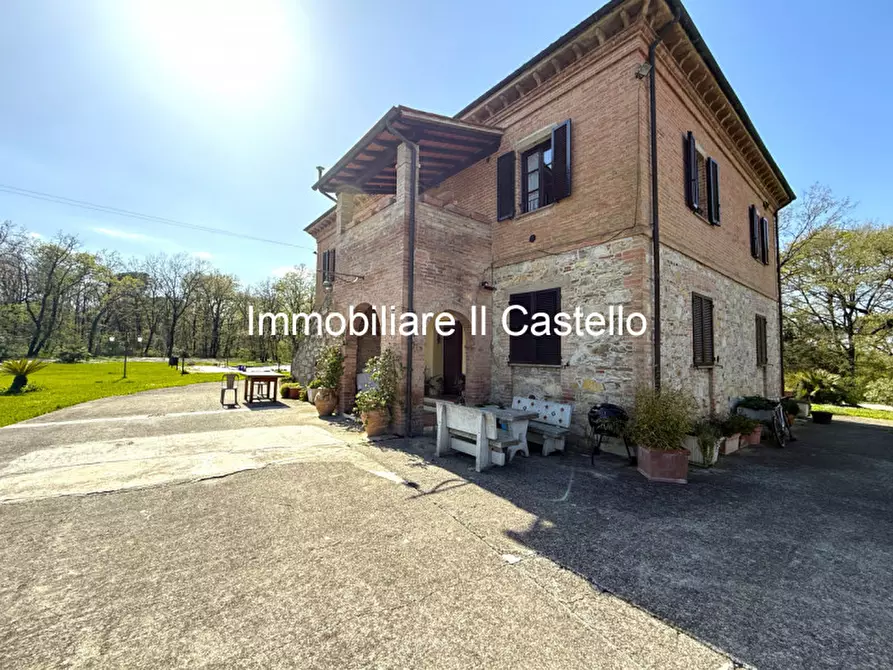 Immagine 58 di Agriturismo in vendita  a Castiglione Del Lago
