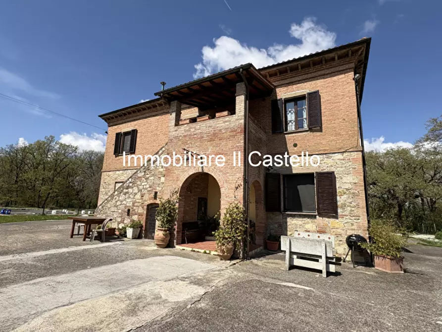 Immagine 61 di Agriturismo in vendita  a Castiglione Del Lago