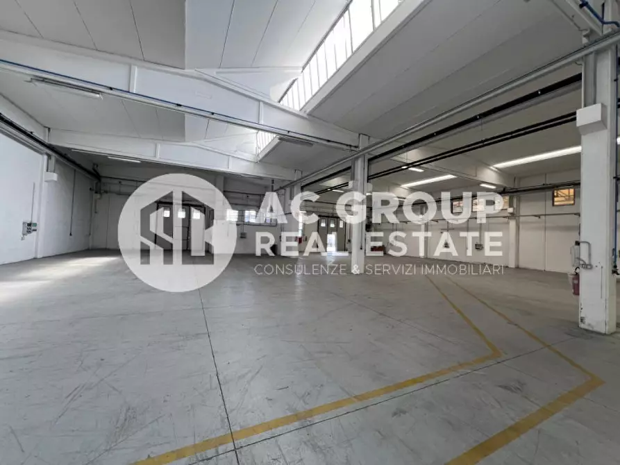 Immagine 1 di Capannone industriale in affitto  in Via Trieste a Mozzate