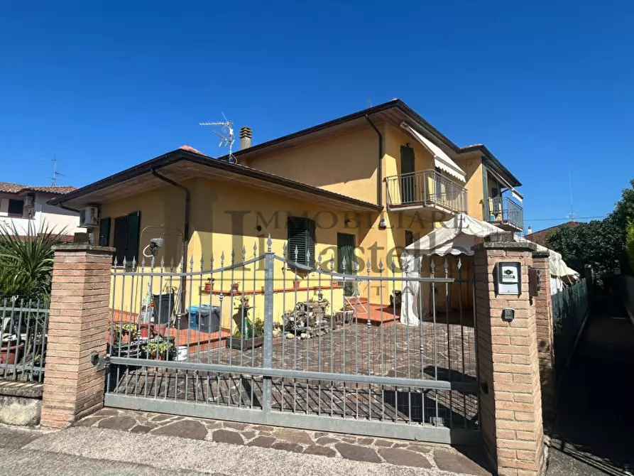 Immagine 1 di Appartamento in vendita  in Via bagnolo a Castiglione Del Lago