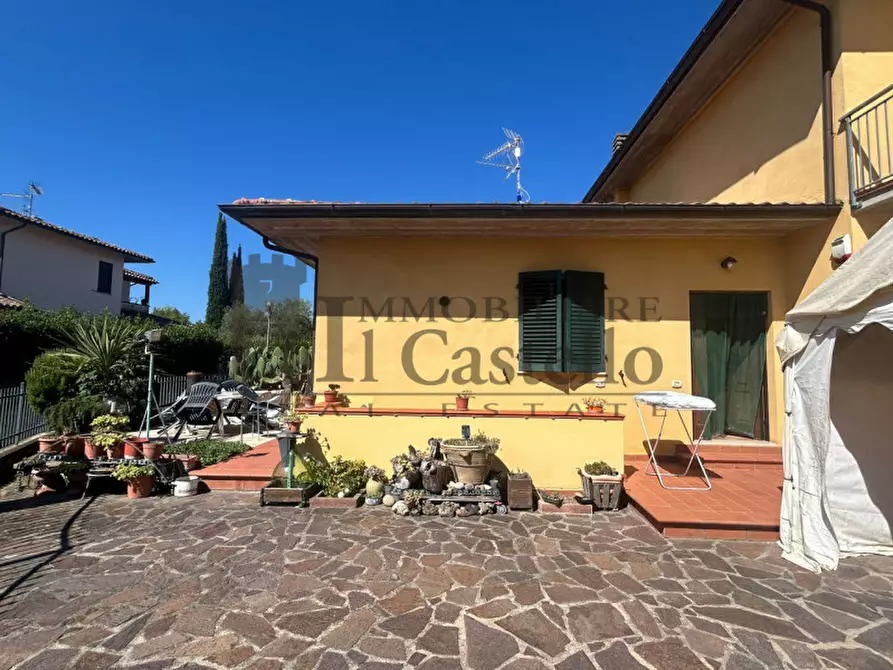 Immagine 5 di Appartamento in vendita  in Via bagnolo a Castiglione Del Lago