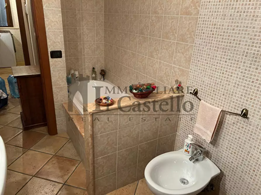 Immagine 13 di Appartamento in vendita  in Via bagnolo a Castiglione Del Lago