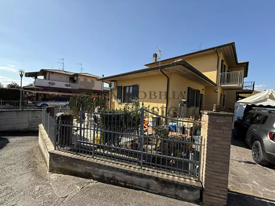 Immagine 18 di Appartamento in vendita  in Via bagnolo a Castiglione Del Lago