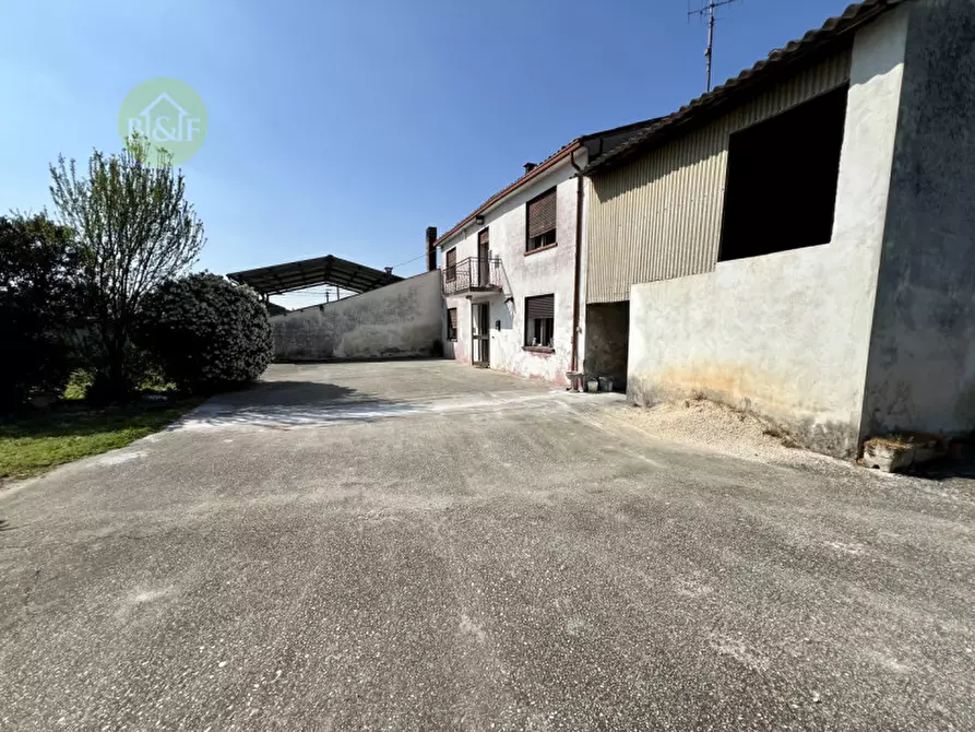 Immagine 1 di Casa indipendente in vendita  in via oni,52 a Boschi Sant'anna