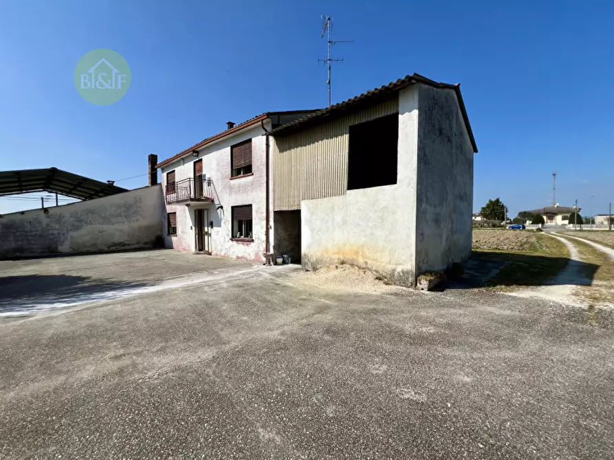 Immagine 2 di Casa indipendente in vendita  in via oni,52 a Boschi Sant'anna