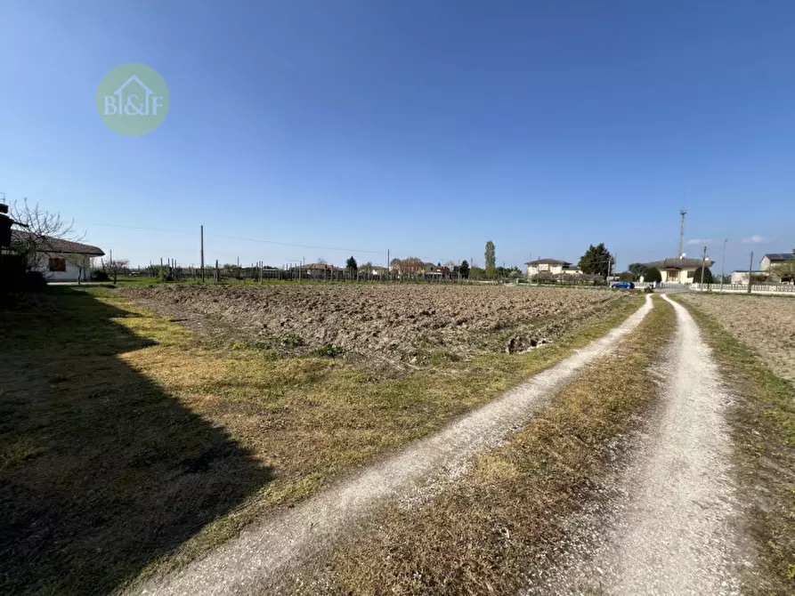 Immagine 8 di Casa indipendente in vendita  in via oni,52 a Boschi Sant'anna