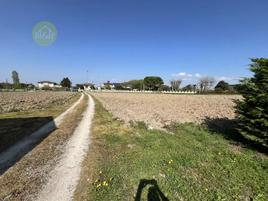 Immagine 9 di Casa indipendente in vendita  in via oni,52 a Boschi Sant'anna