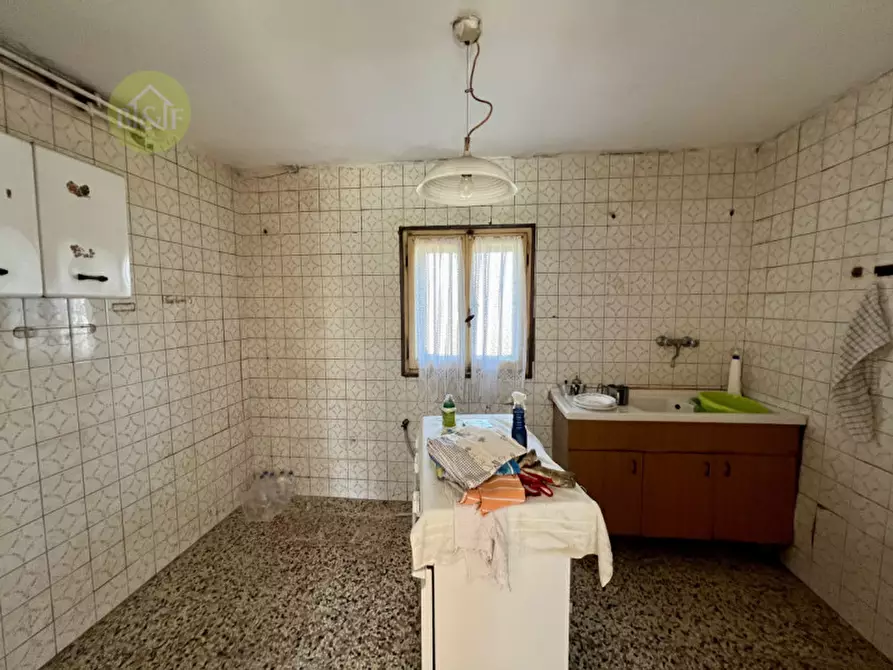 Immagine 15 di Casa indipendente in vendita  in via oni,52 a Boschi Sant'anna