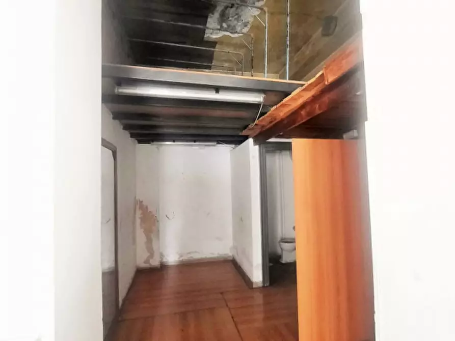 Immagine 4 di Magazzino in vendita  in Via Otrazio Antinori a Palermo