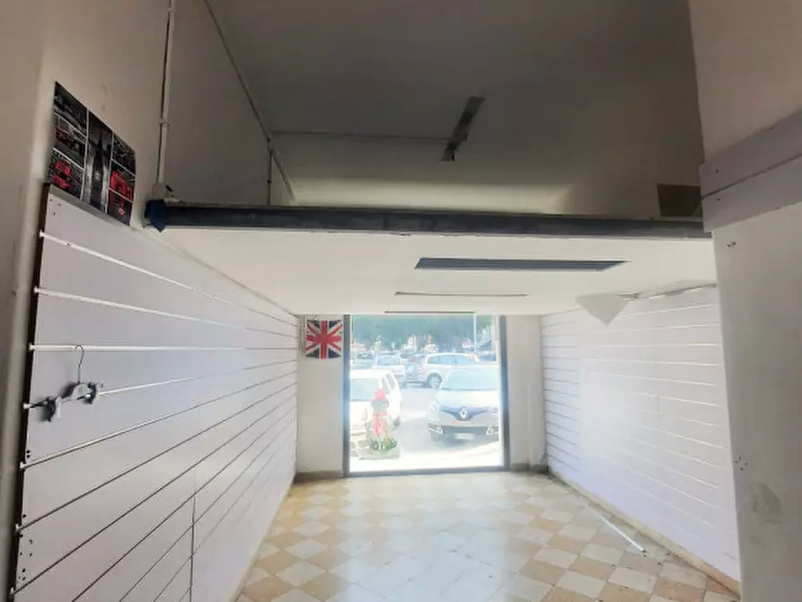 Immagine 8 di Magazzino in vendita  in Via Otrazio Antinori a Palermo