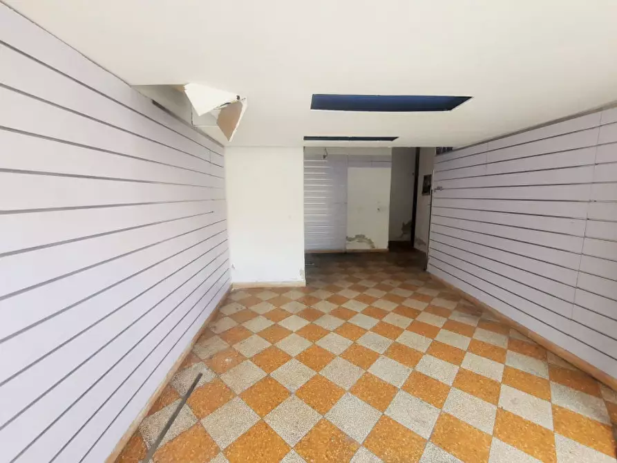 Immagine 9 di Magazzino in vendita  in Via Otrazio Antinori a Palermo