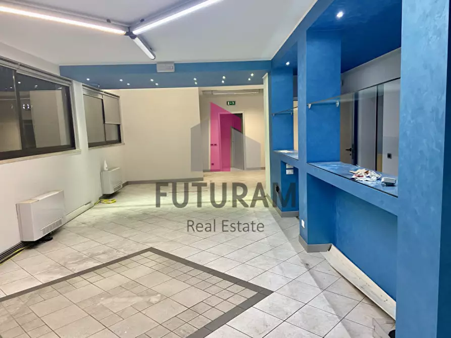 Immagine 9 di Ufficio in affitto  a Bovolenta