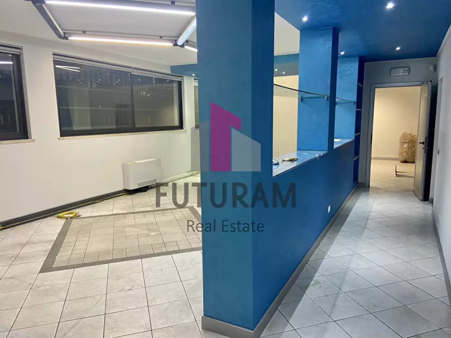 Immagine 10 di Ufficio in affitto  a Bovolenta