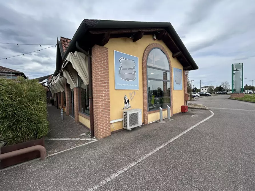 Immagine 2 di Negozio in vendita  in VIA LEVICO a Mestrino