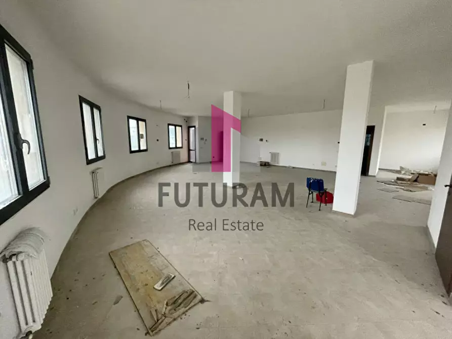 Immagine 8 di Ufficio in affitto  a Masera' Di Padova