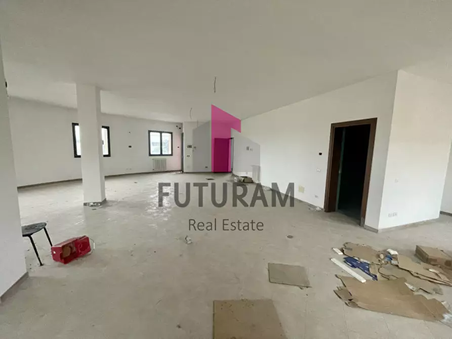 Immagine 10 di Ufficio in affitto  a Masera' Di Padova